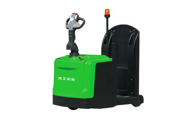 甘南QDD30-E3C15牵引车(站驾式)