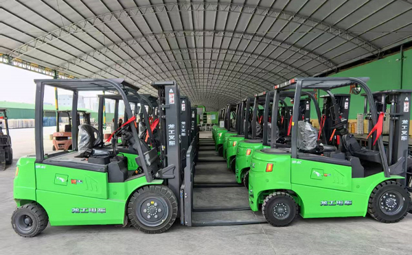 工业搬运的革新之作:龙工甘南叉车技术实践与价值解析 工业搬运的革新之作:龙工甘南叉车技术实践与价值解析