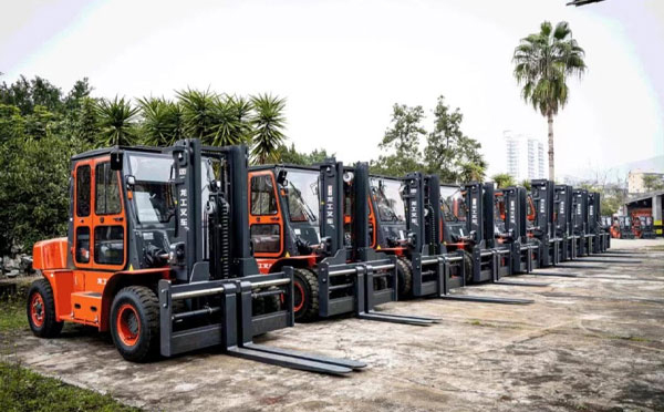 现代物流与仓储作业中的核心装备:甘南叉车的技术演进与应用价值 现代物流与仓储作业中的核心装备:甘南叉车的技术演进与应用价值